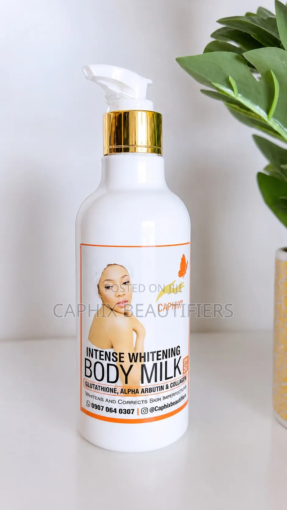 Amororo Intense Whitening Body Milk Big