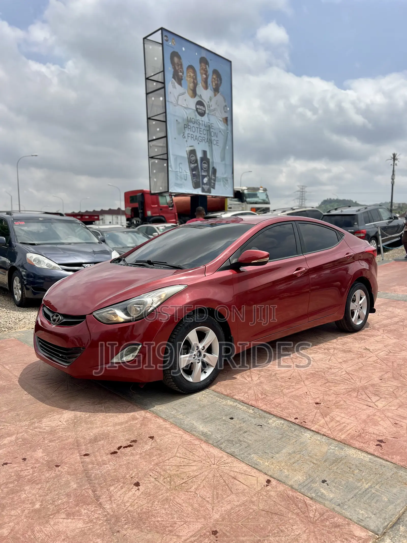 Hyundai Elantra 2013 Red