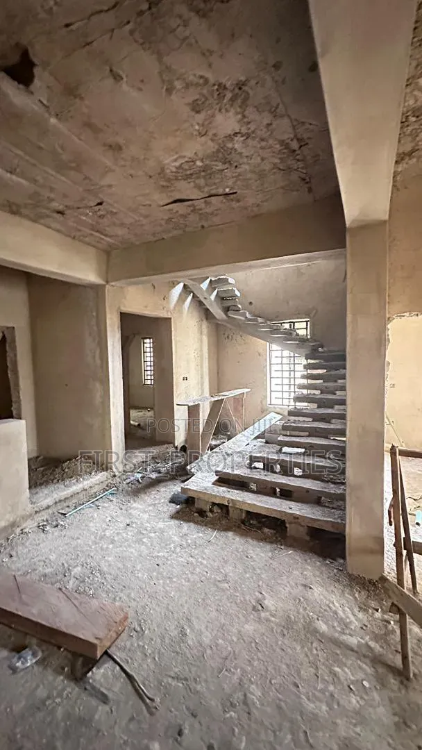4bdrm Duplex in Johnson Awe, Ibadan for sale