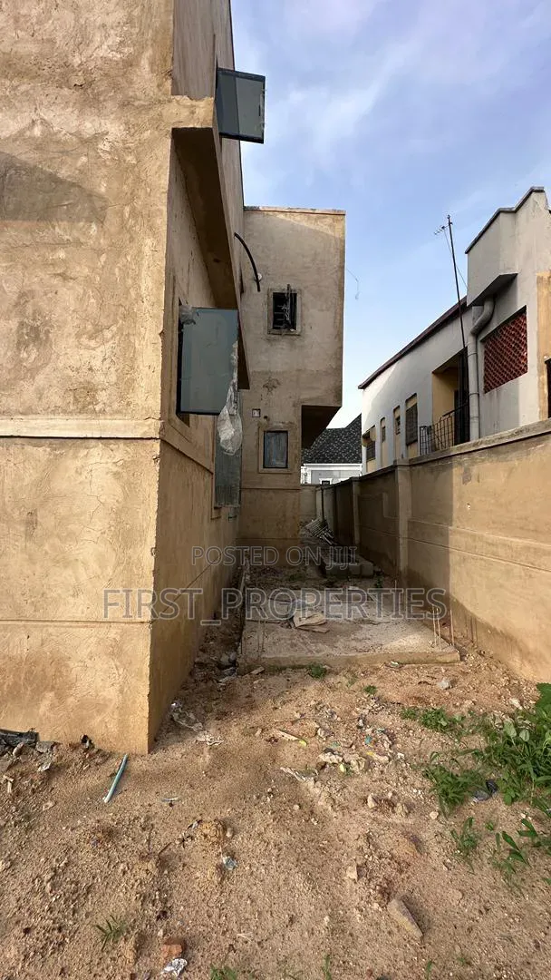 4bdrm Duplex in Johnson Awe, Ibadan for sale