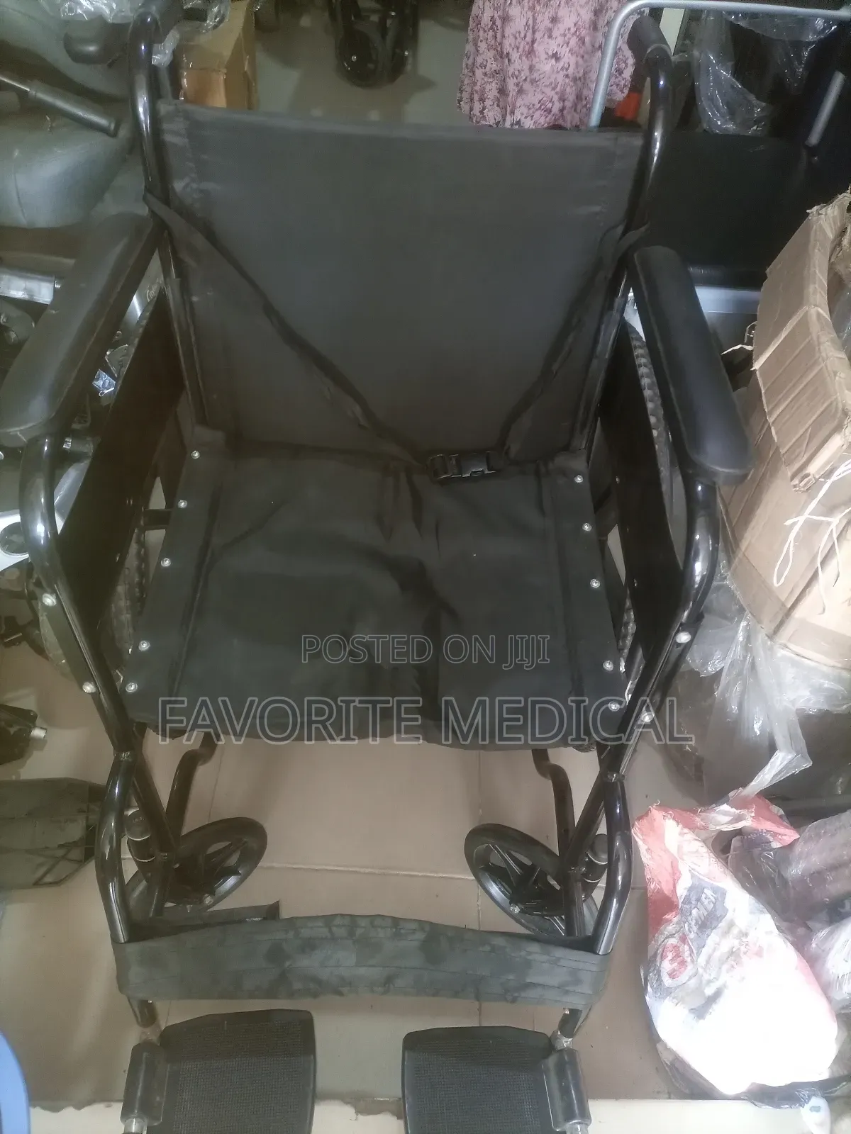 Neatly Used Foldable Wheelchair( Xl)