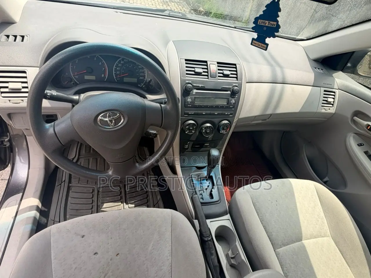 Toyota Corolla Base 4dr Sedan (1.8L 4cyl 5M) 2009 Gray