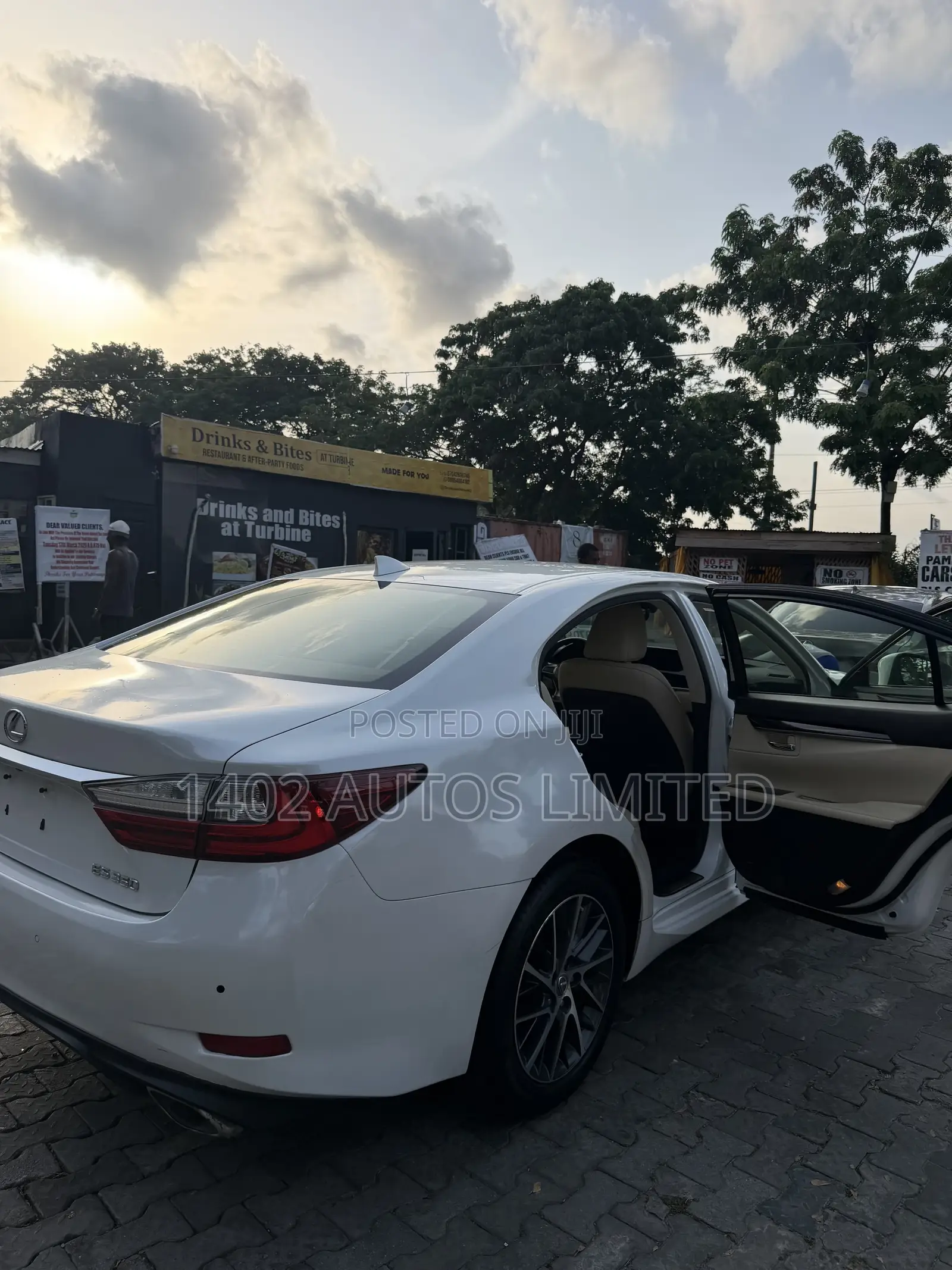 Lexus ES 350 FWD 2016 White