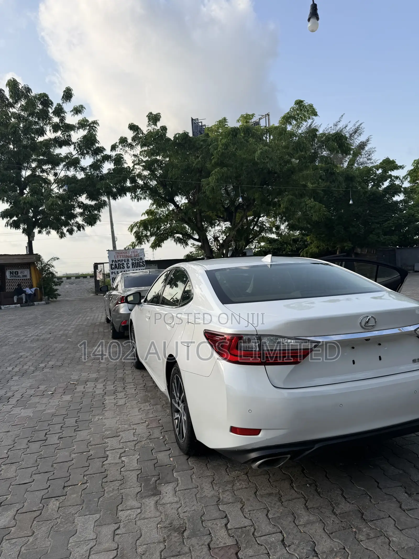 Lexus ES 350 FWD 2016 White