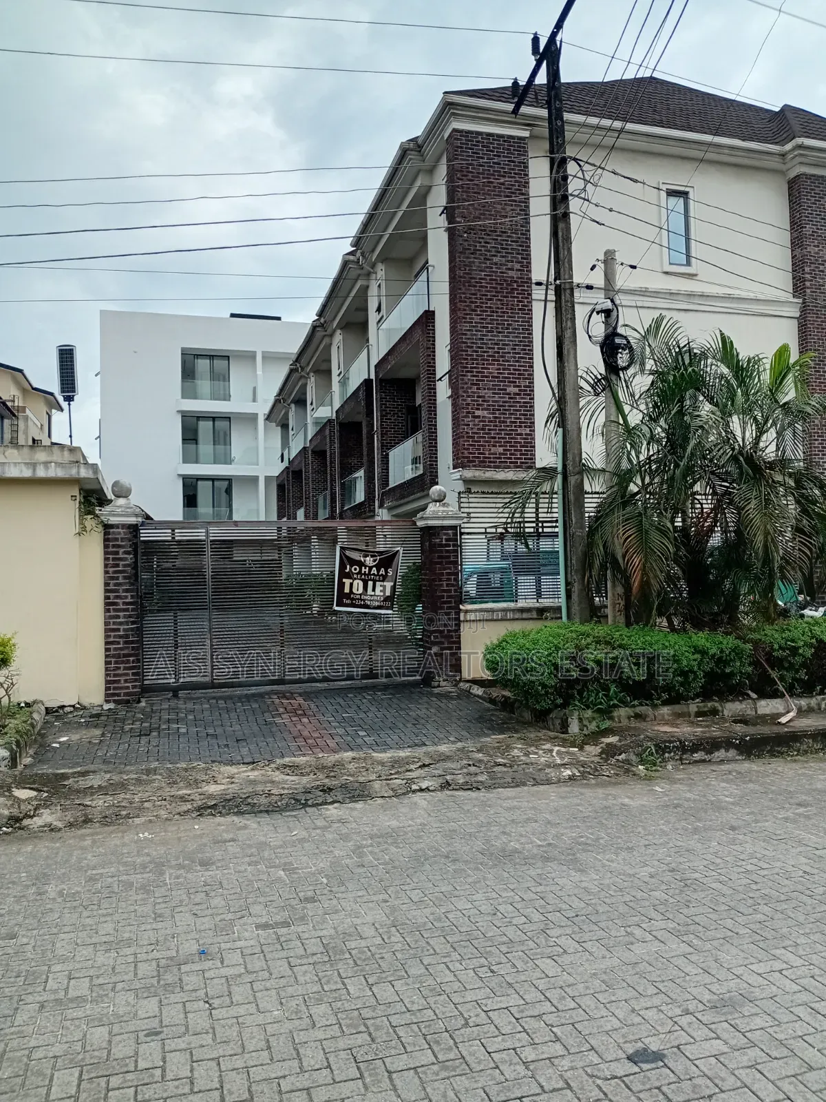 4bdrm Duplex in Lekki Phase 1 for rent