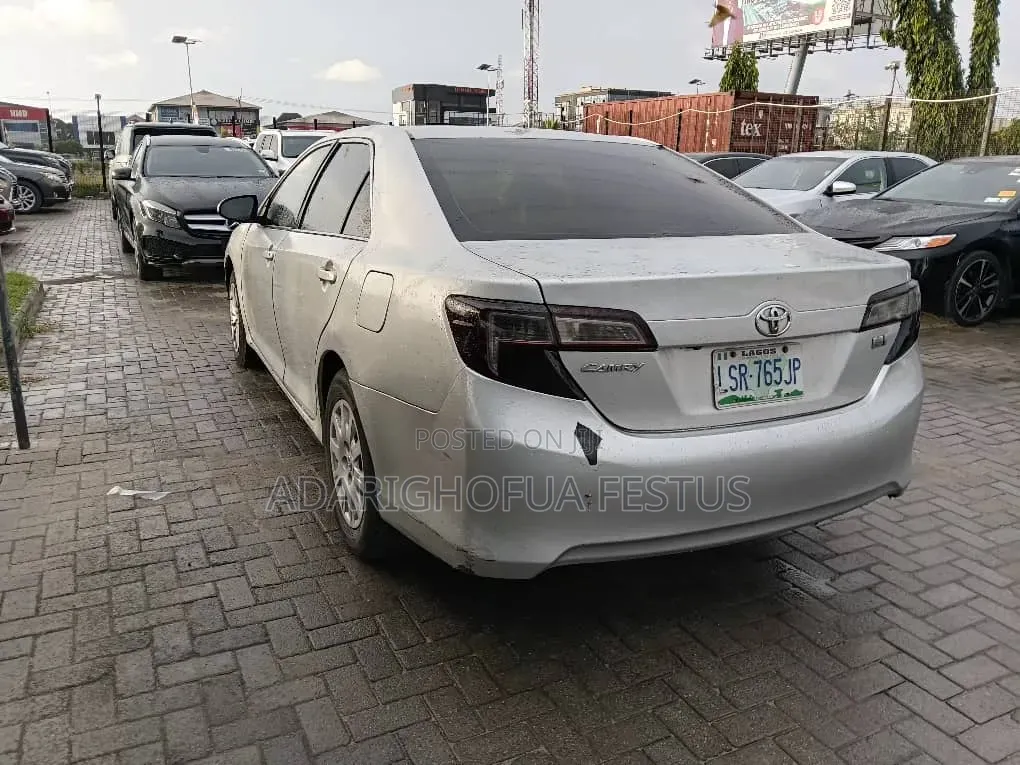 Toyota Camry 2014 Silver