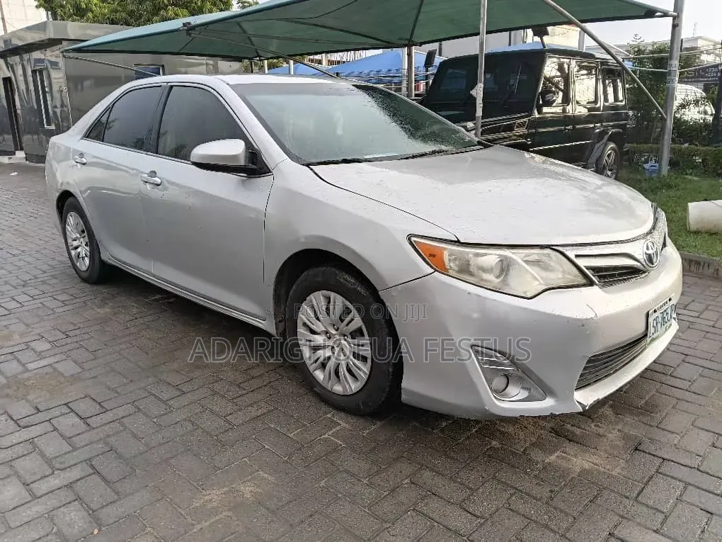 Toyota Camry 2014 Silver