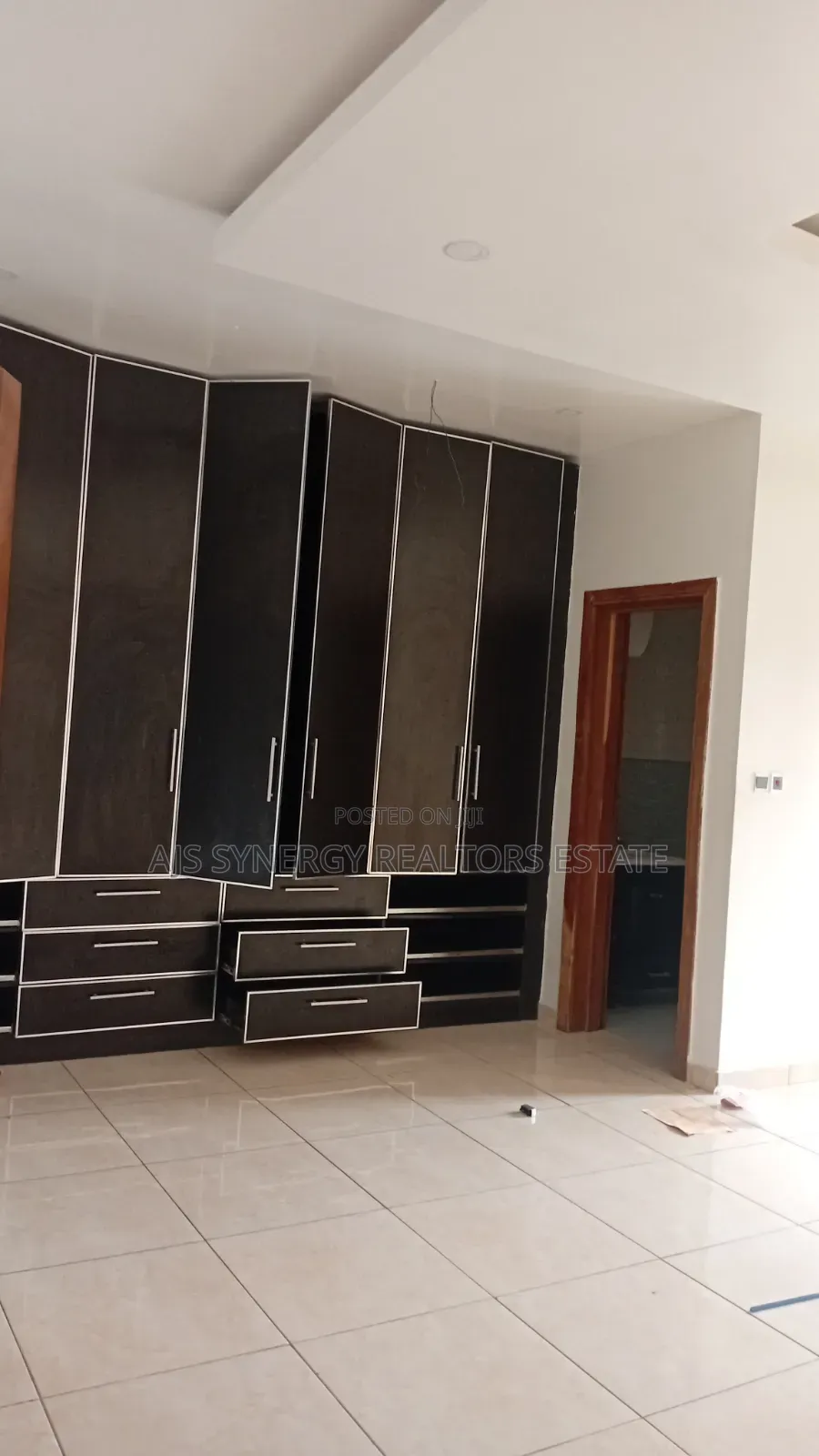 4bdrm Duplex in Lekki Phase 1 for rent