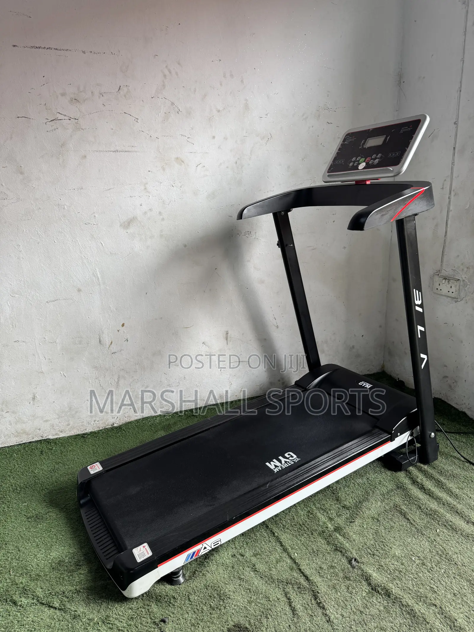2.5hp Black Running Treadmill