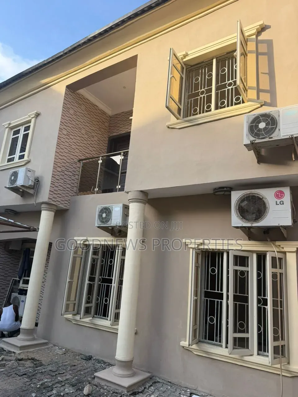 3bdrm Duplex in Ikota Lagos State for rent