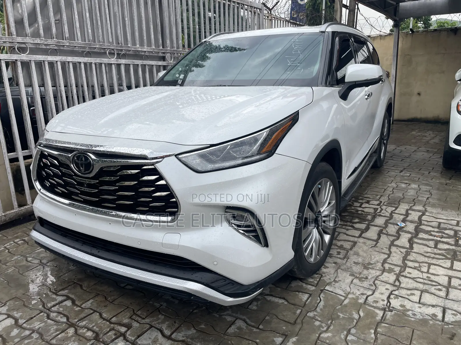 Toyota Highlander Platinum AWD 2023 White