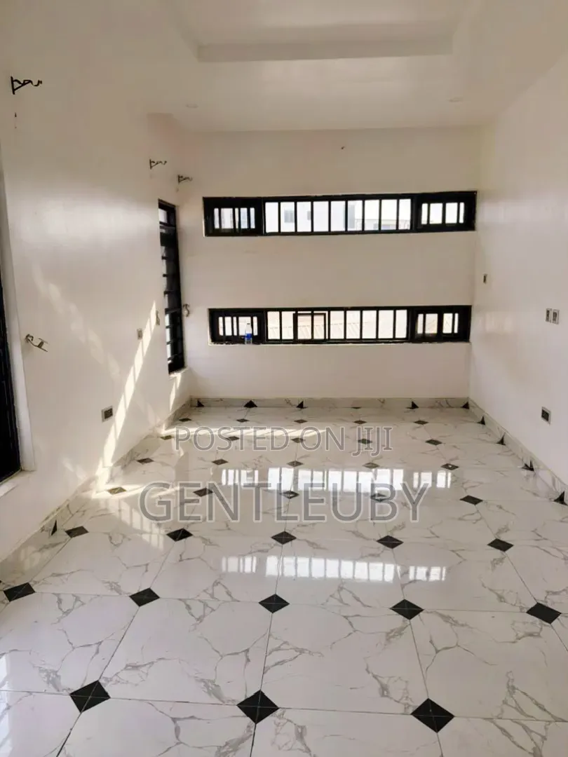 2bdrm Apartment in Conservation Rd, Lekki Phase 2 for rent