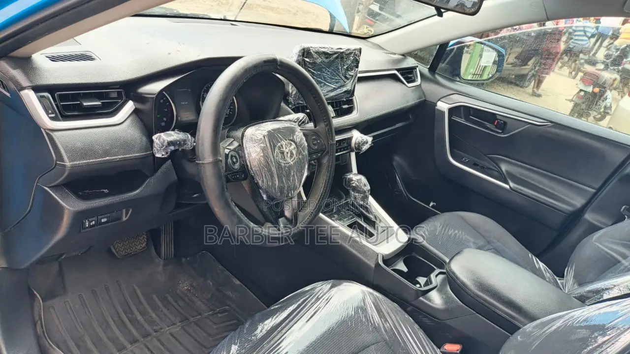 Toyota RAV4 2019 Blue