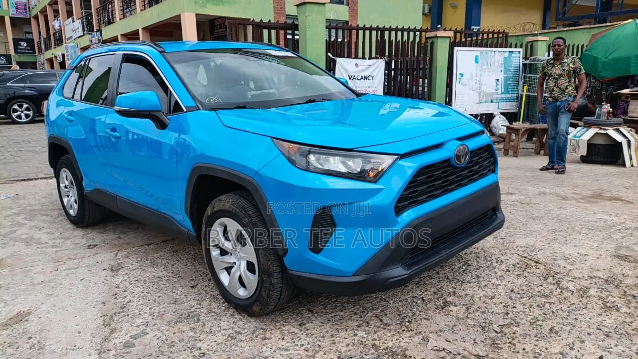 Toyota RAV4 2019 Blue