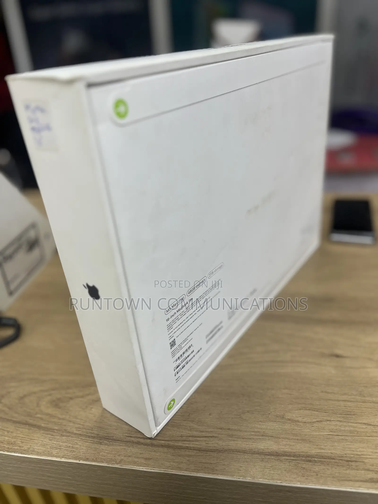 New Laptop Apple MacBook Pro 2026 M5 Max 48GB Apple M5 Max SSD 2T