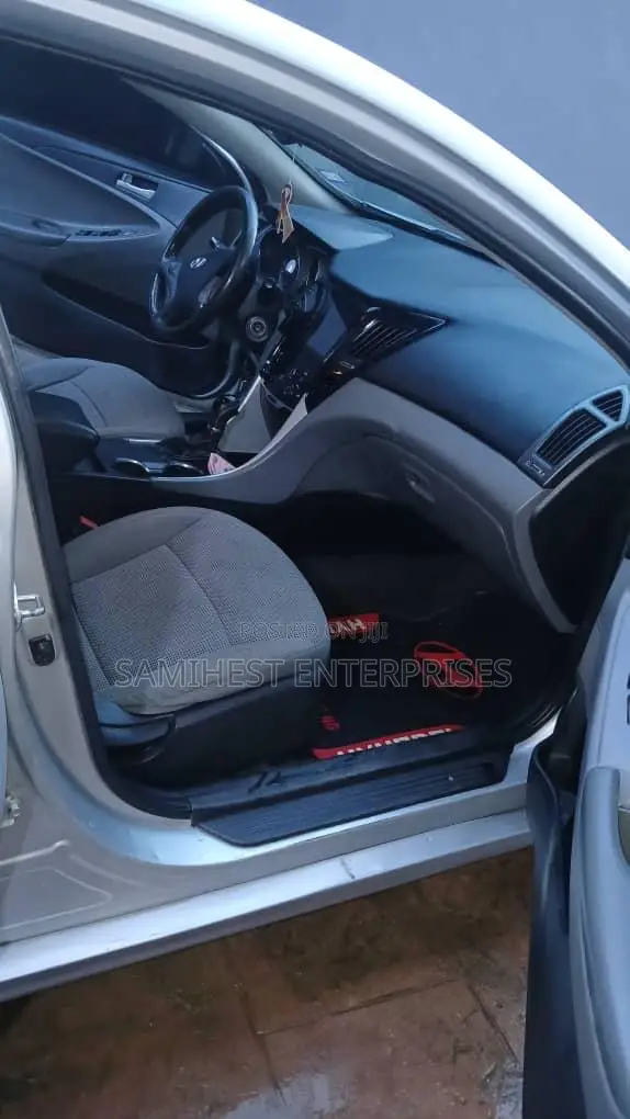 Hyundai Sonata Limited 2.0T Sedan (2.0L 4cyl 6A) 2013 Silver