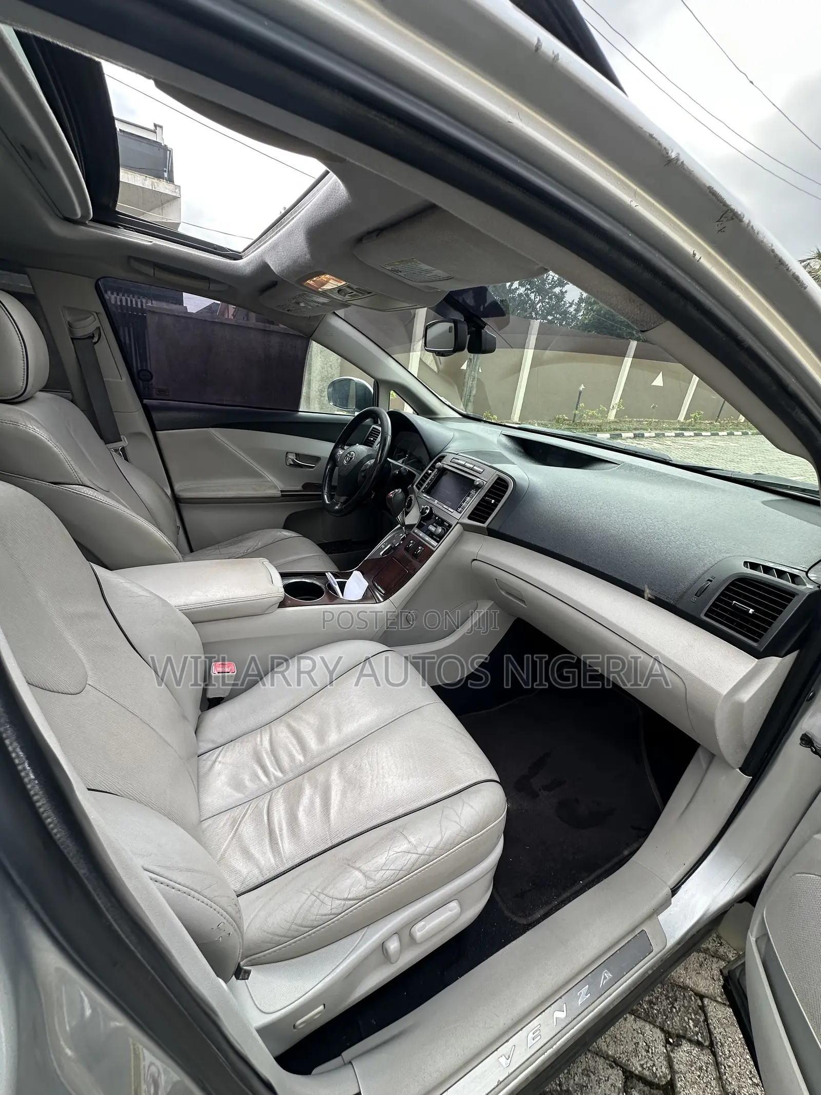 Toyota Venza Limited 2010 Silver