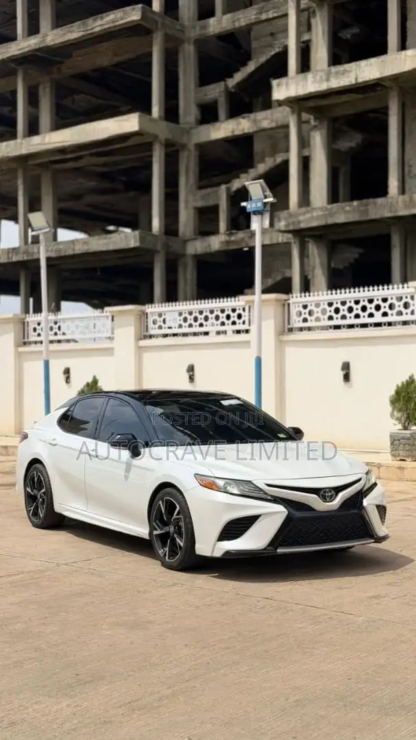 Toyota Camry XSE V6 FWD 2020 White