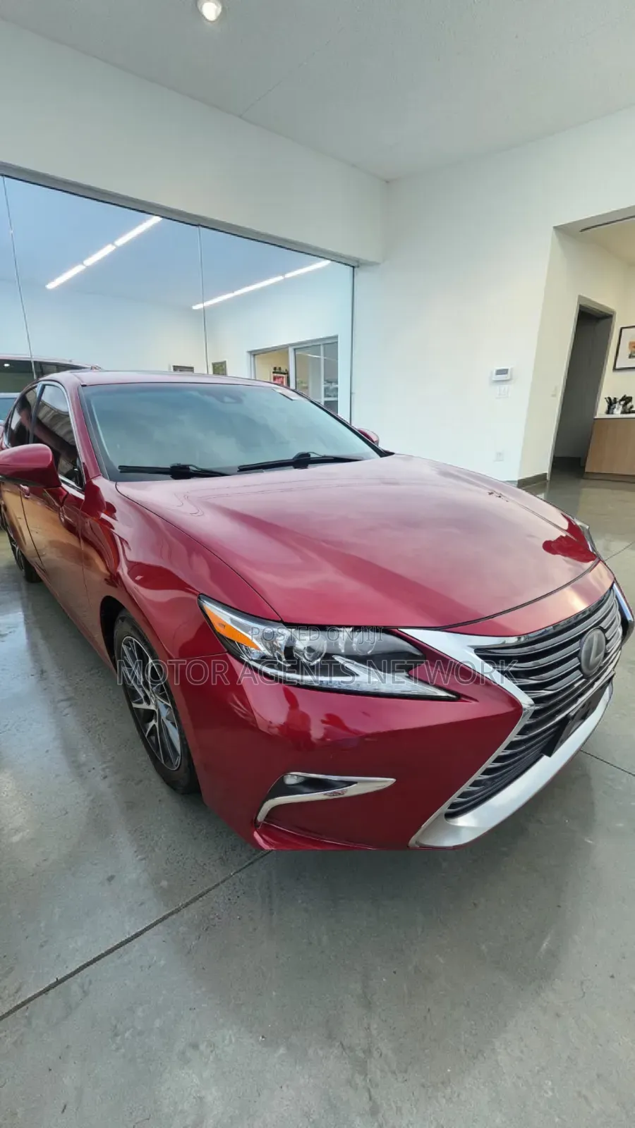 Lexus ES 2018 Red
