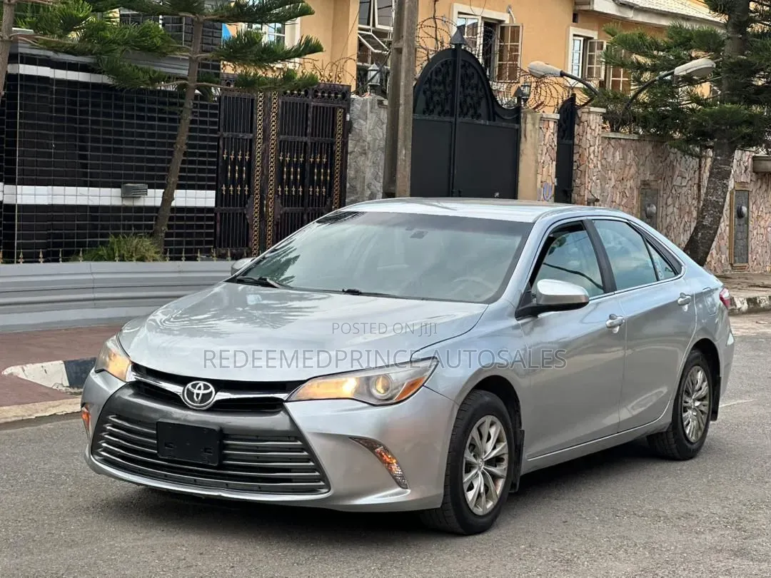 Toyota Camry 2015 Silver