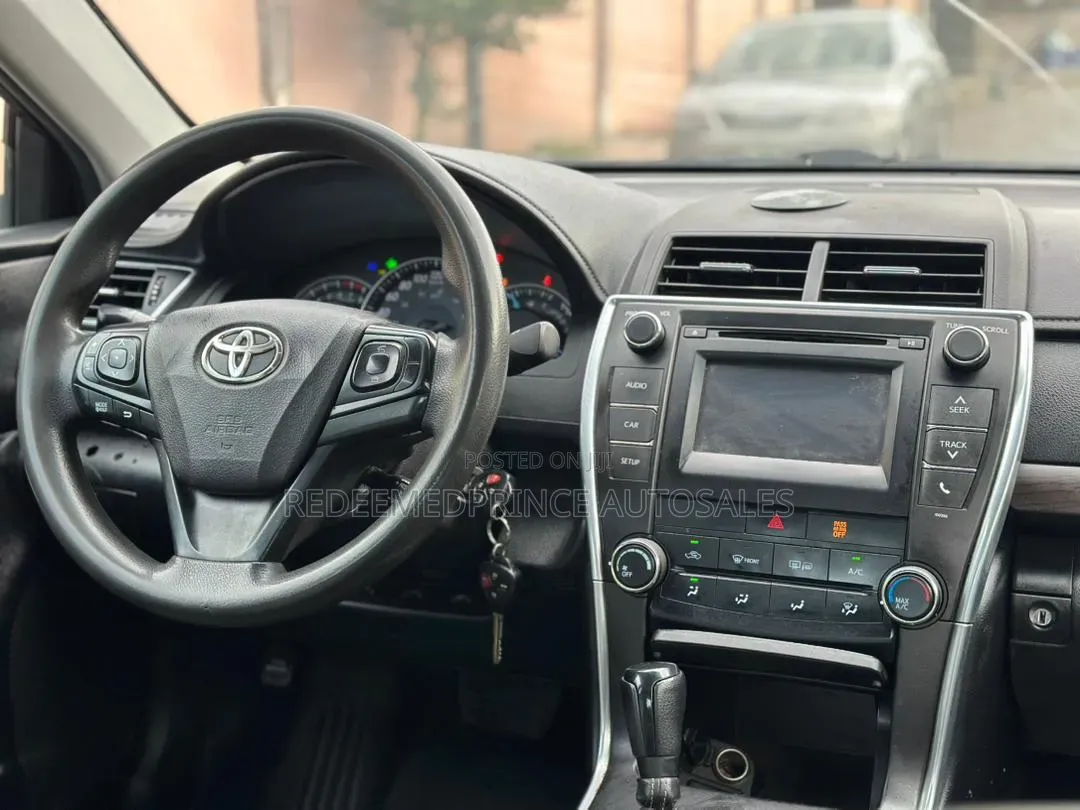 Toyota Camry 2015 Silver