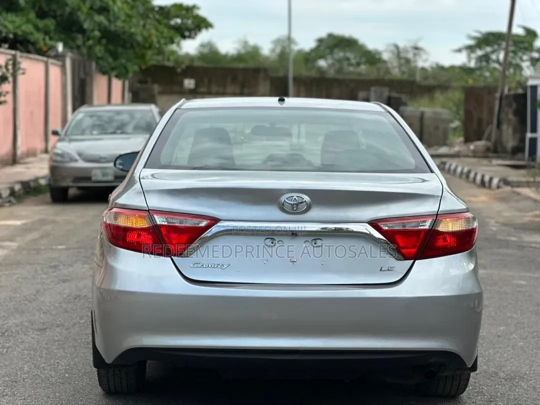 Toyota Camry 2015 Silver