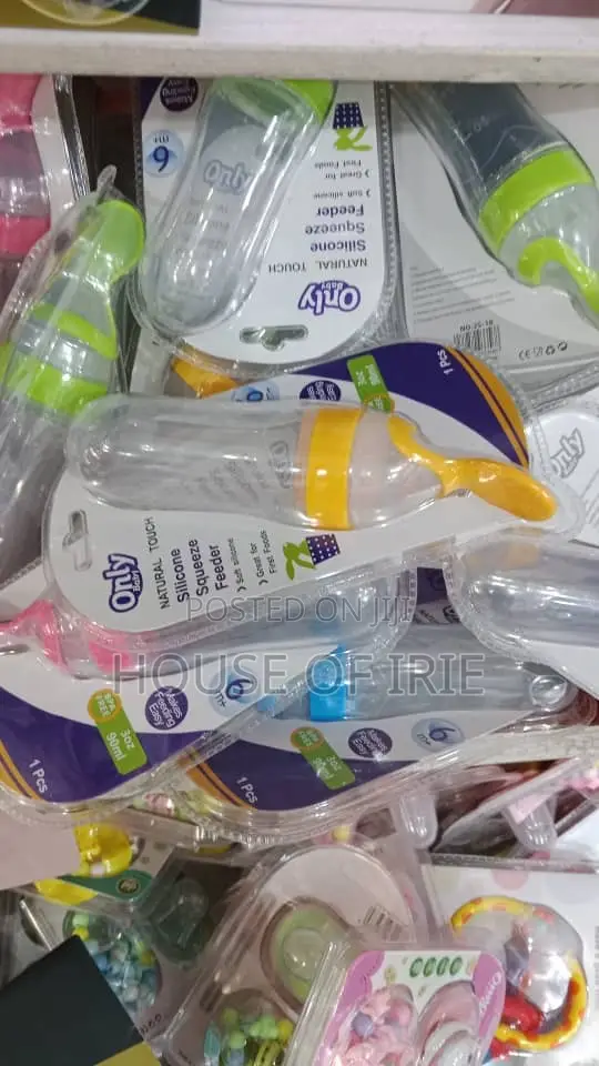 Silicon Feeding Bottle With Spoon