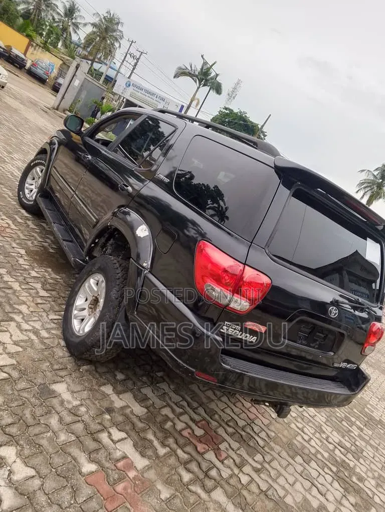 Toyota Sequoia 2005 Gray