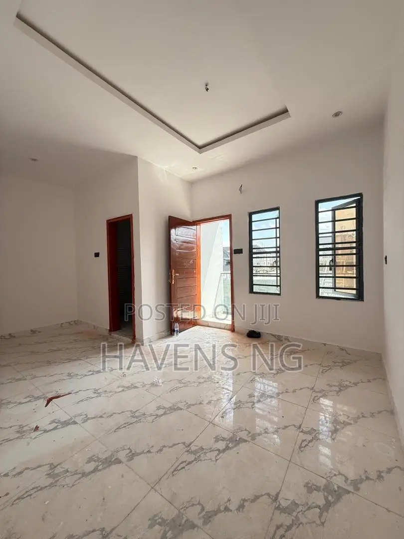2bdrm Duplex in Lekki Phase 2 for sale