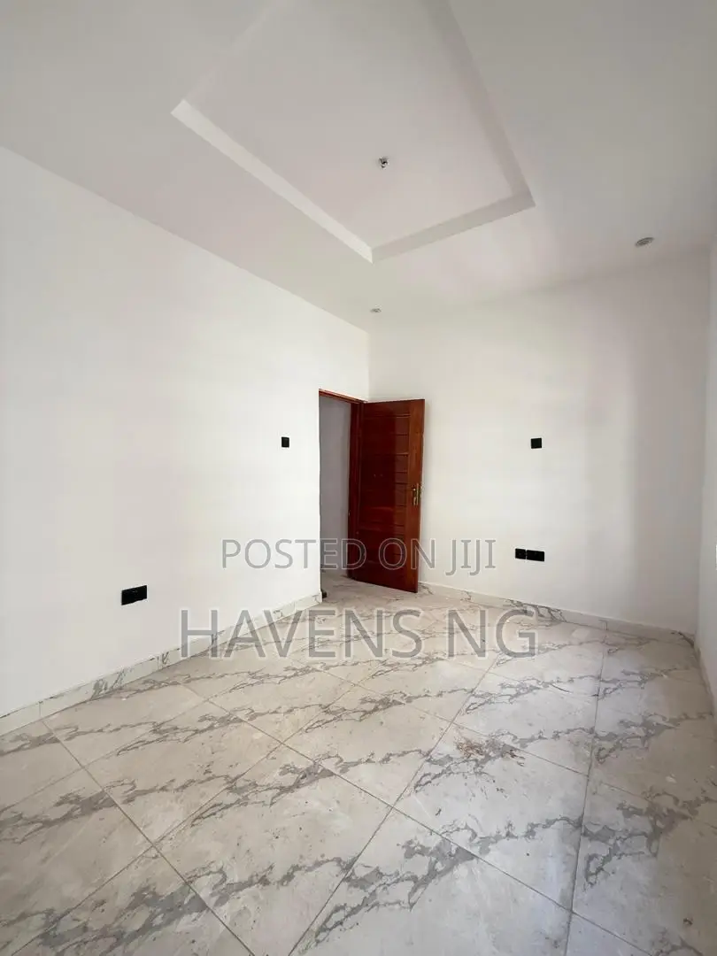 2bdrm Duplex in Lekki Phase 2 for sale