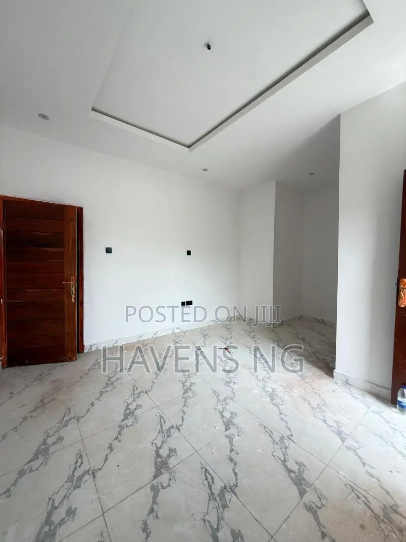 2bdrm Duplex in Lekki Phase 2 for sale