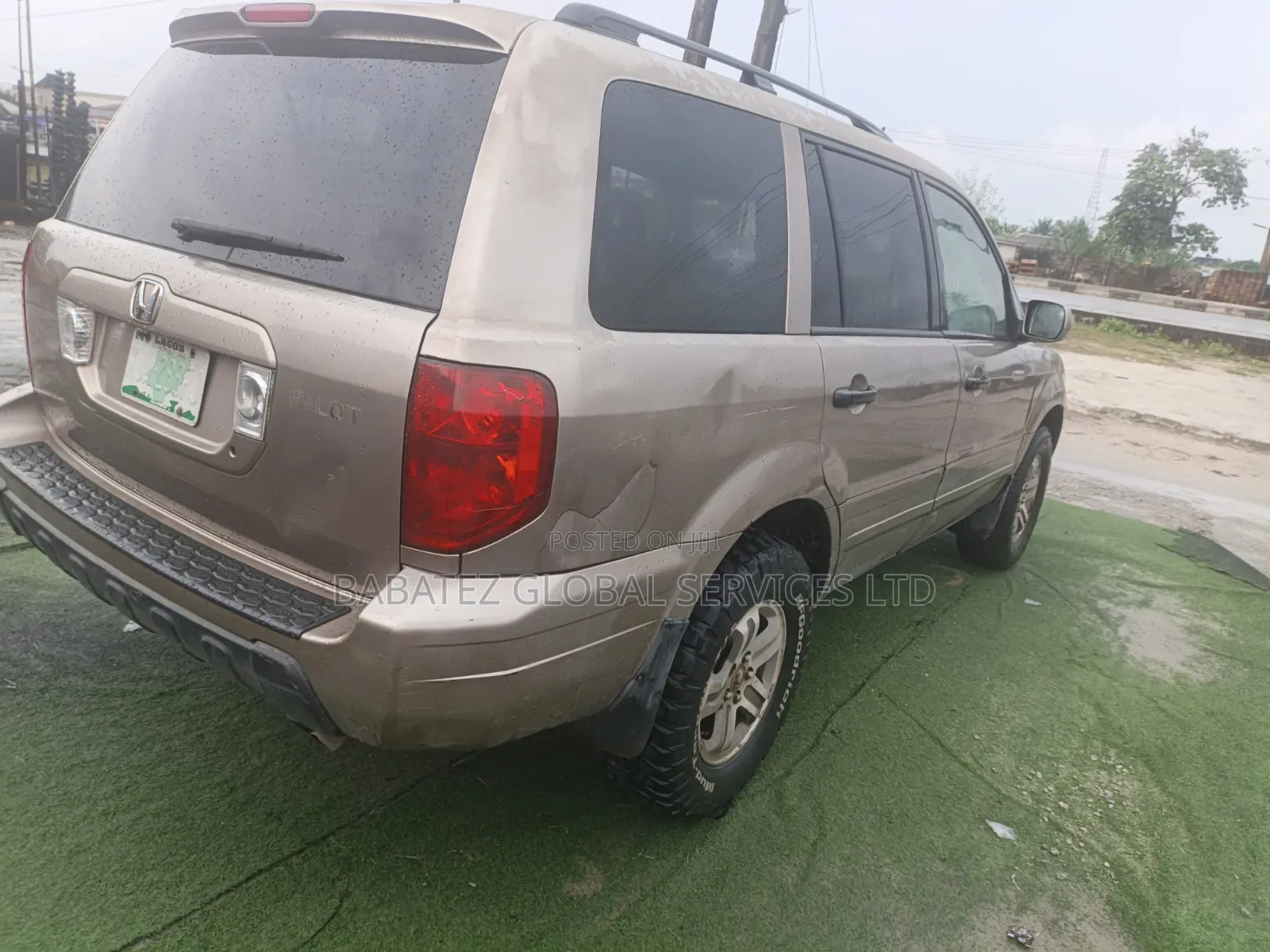 Honda Pilot 2004 Gold