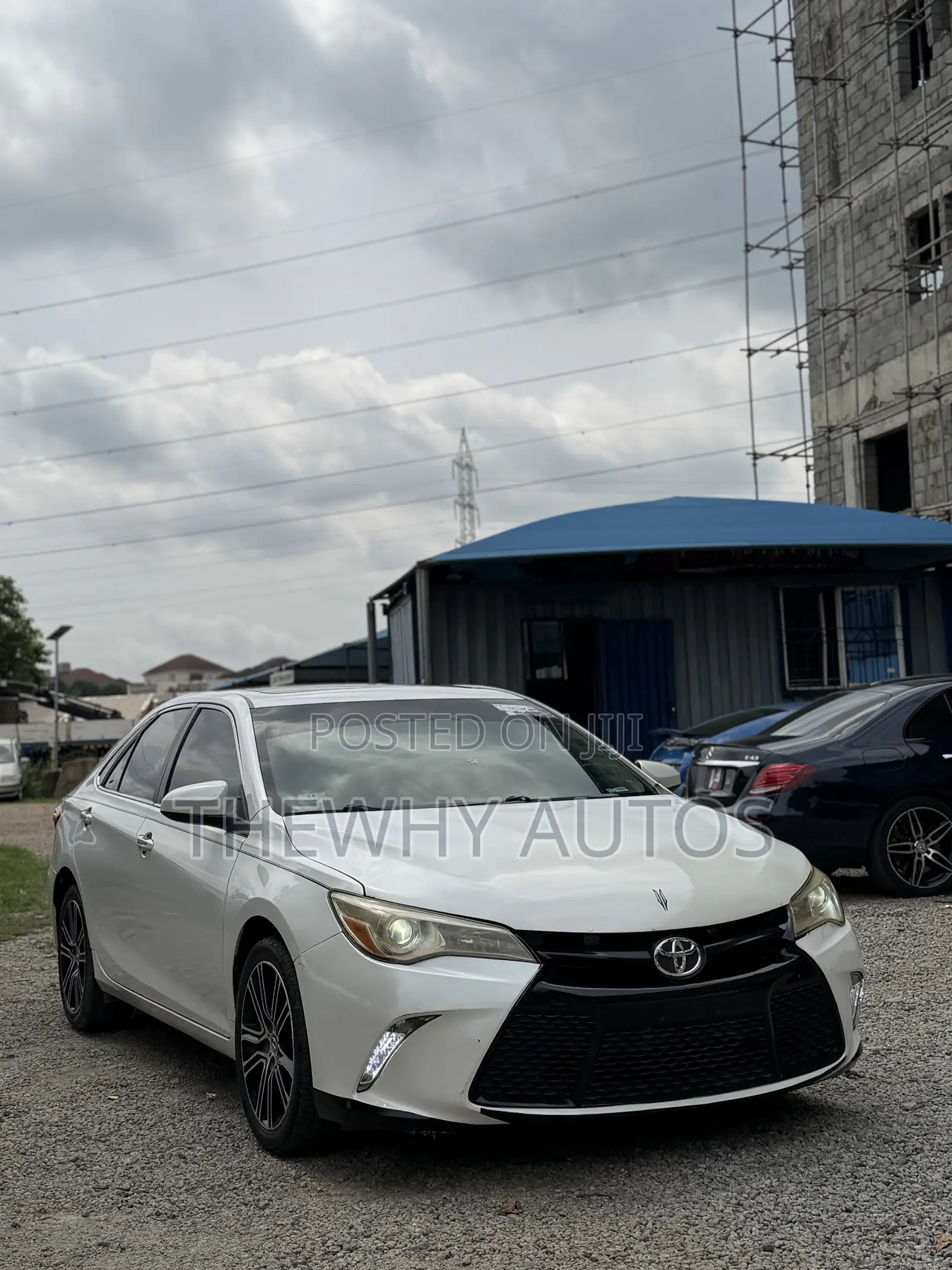 Toyota Camry SE w/Special Edition Pkg (2.5L 4cyl 6A) 2016 White