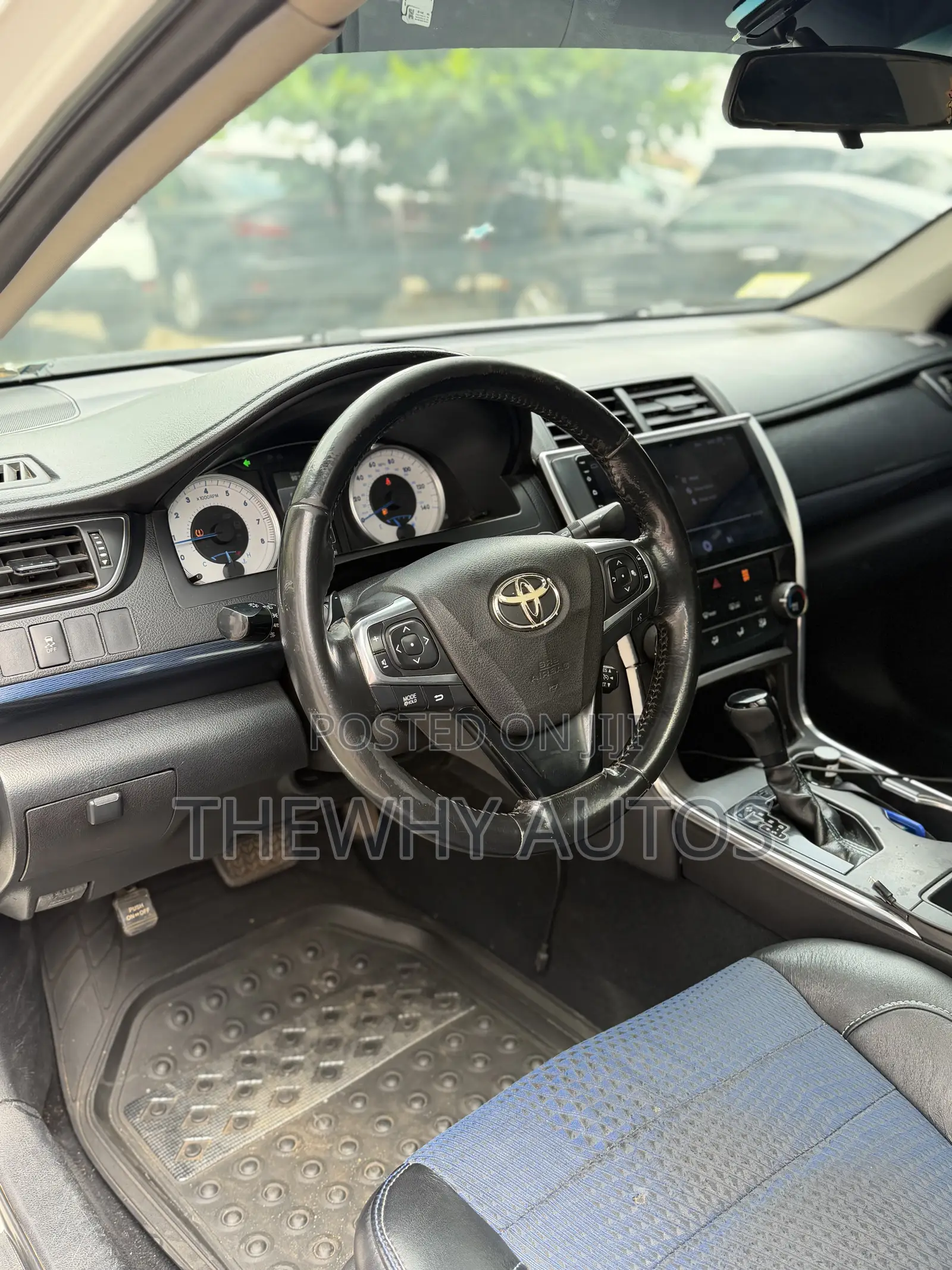 Toyota Camry SE w/Special Edition Pkg (2.5L 4cyl 6A) 2016 White