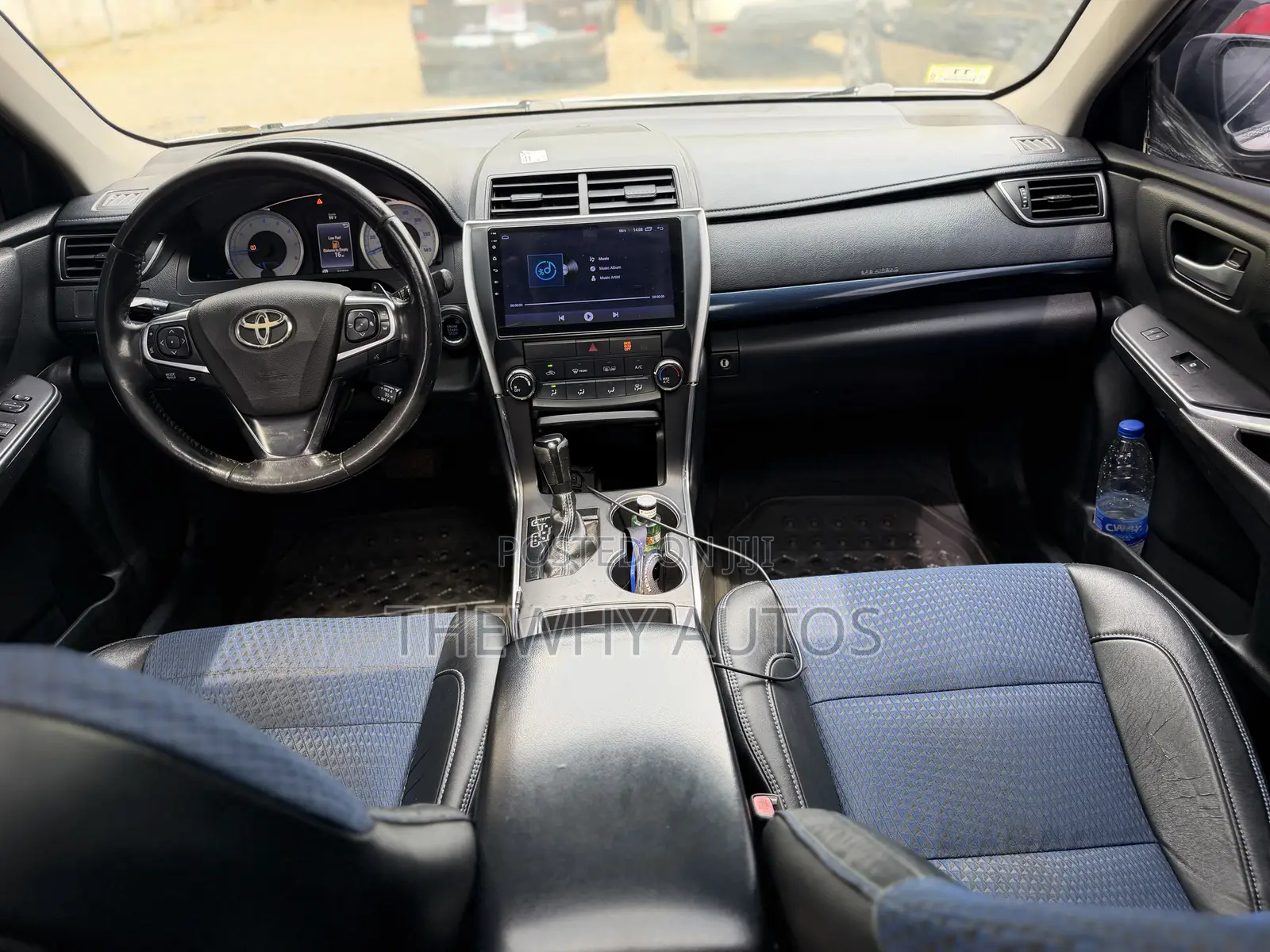 Toyota Camry SE w/Special Edition Pkg (2.5L 4cyl 6A) 2016 White