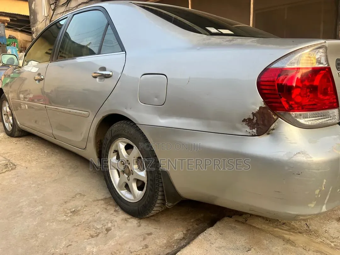 Toyota Camry 2005 Silver