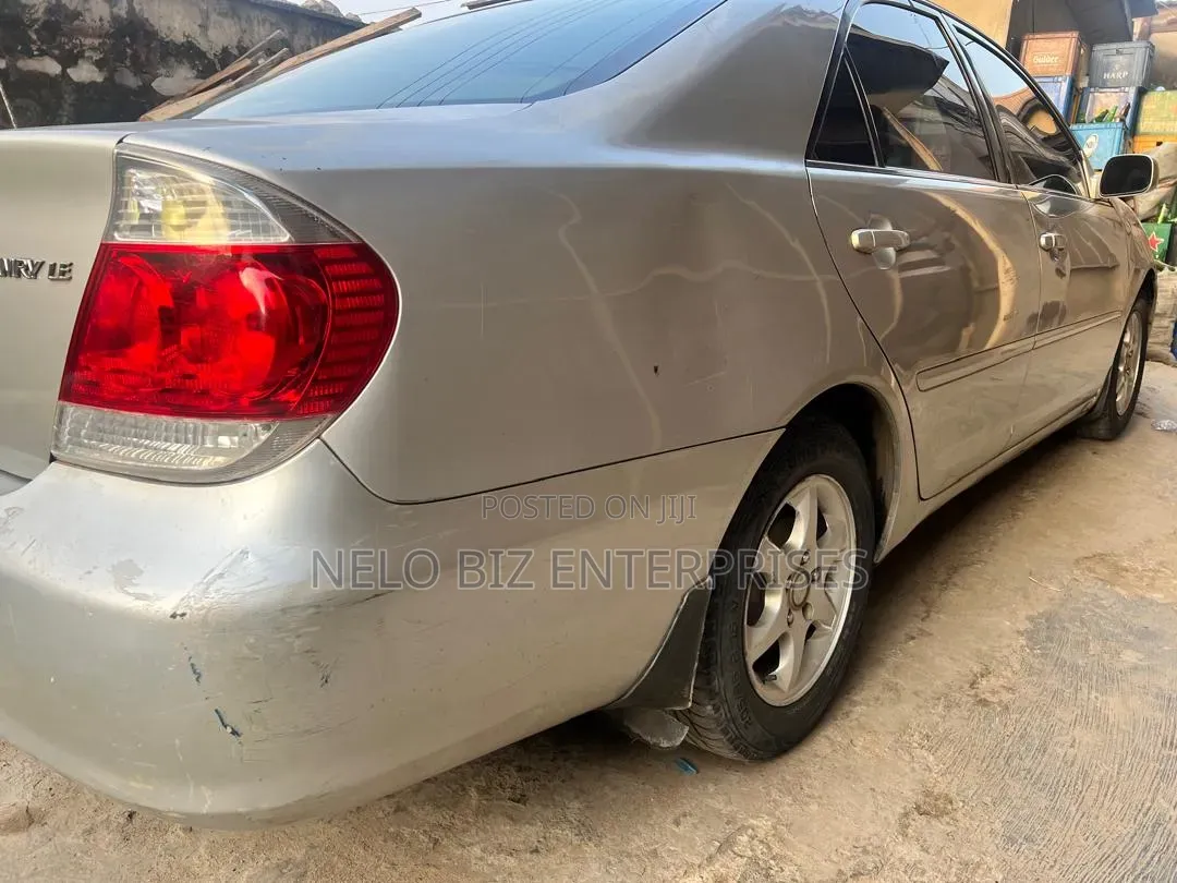 Toyota Camry 2005 Silver