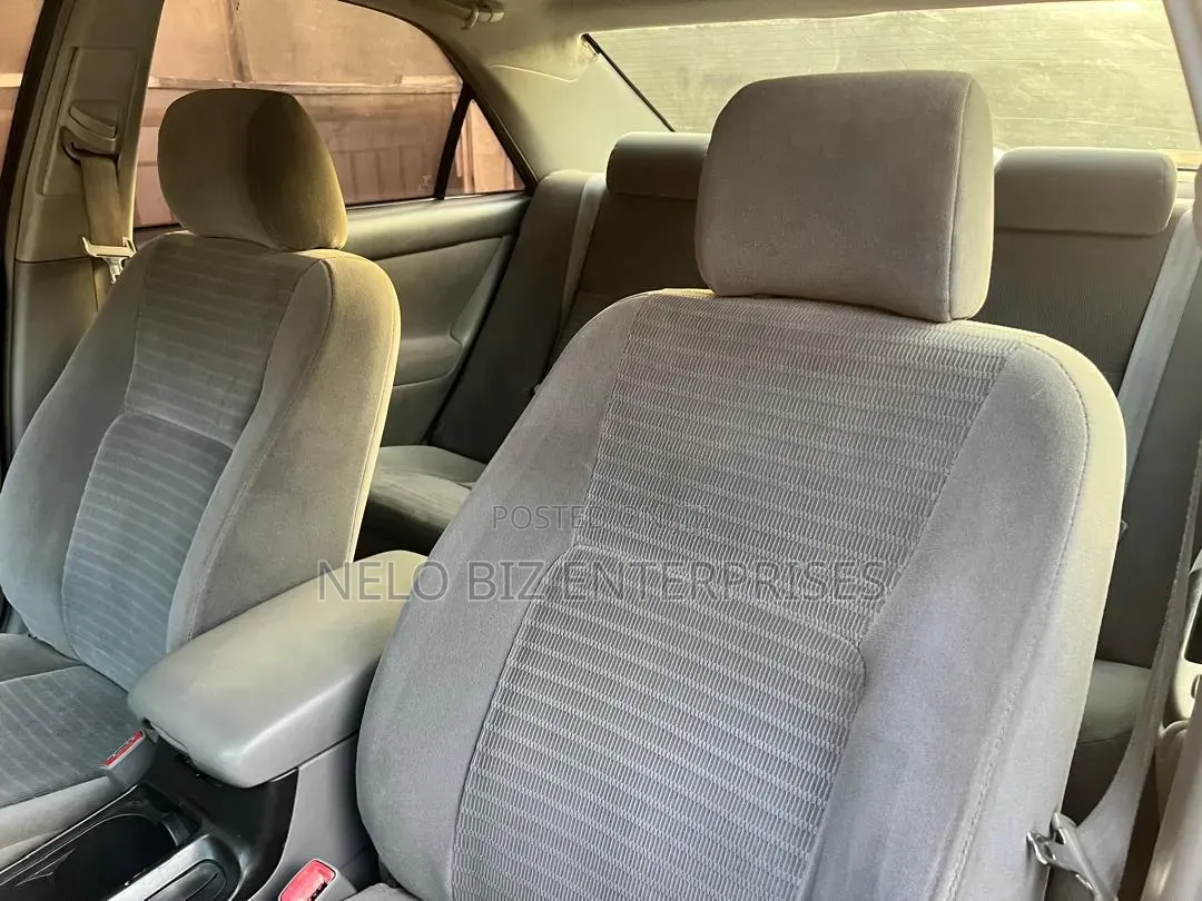 Toyota Camry 2005 Silver