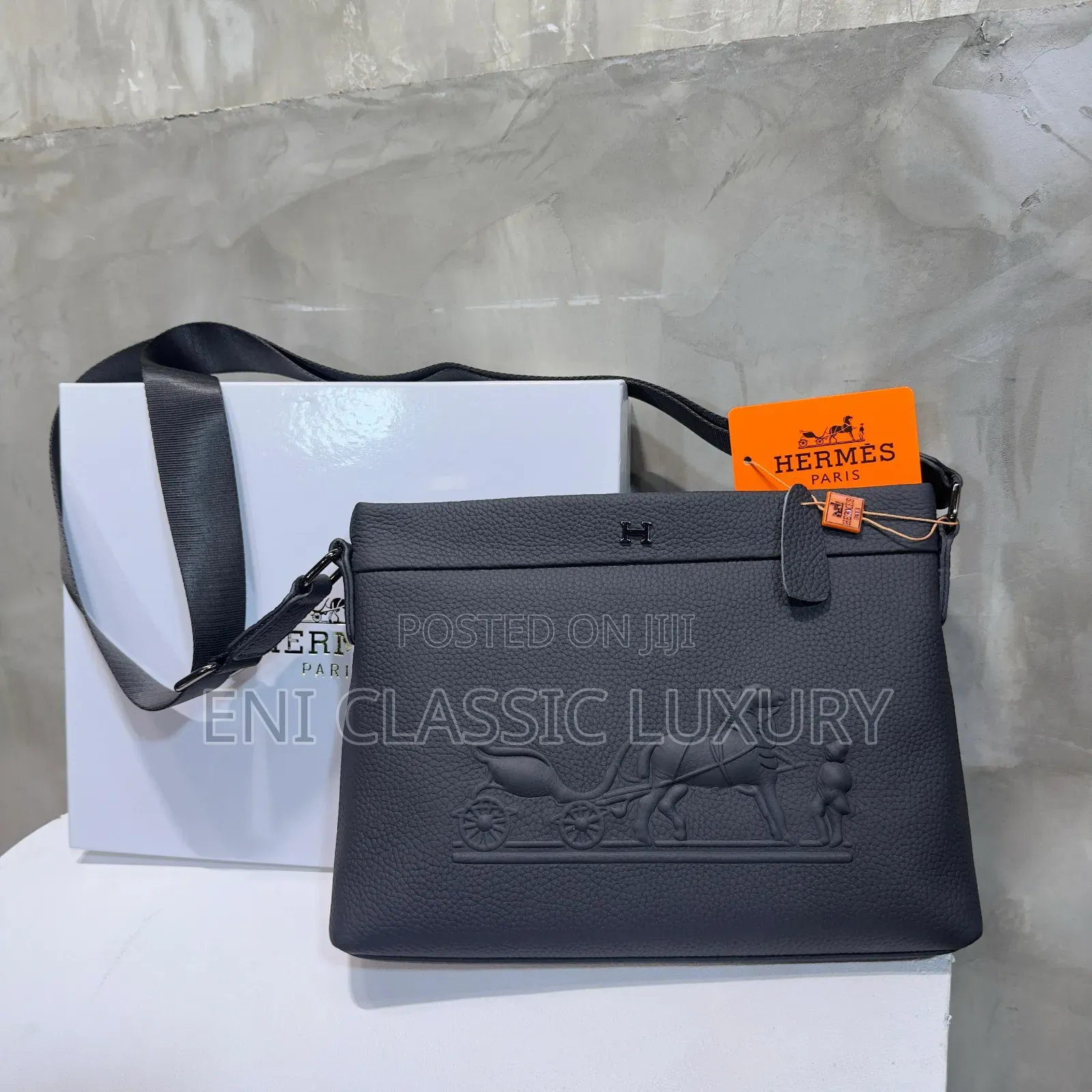 Top Notch Luxury Men's Crossbody Bags Best Quality Well Banded Package