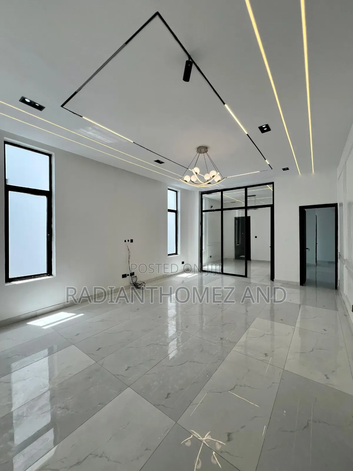 4bdrm Mansion in Lekki for sale