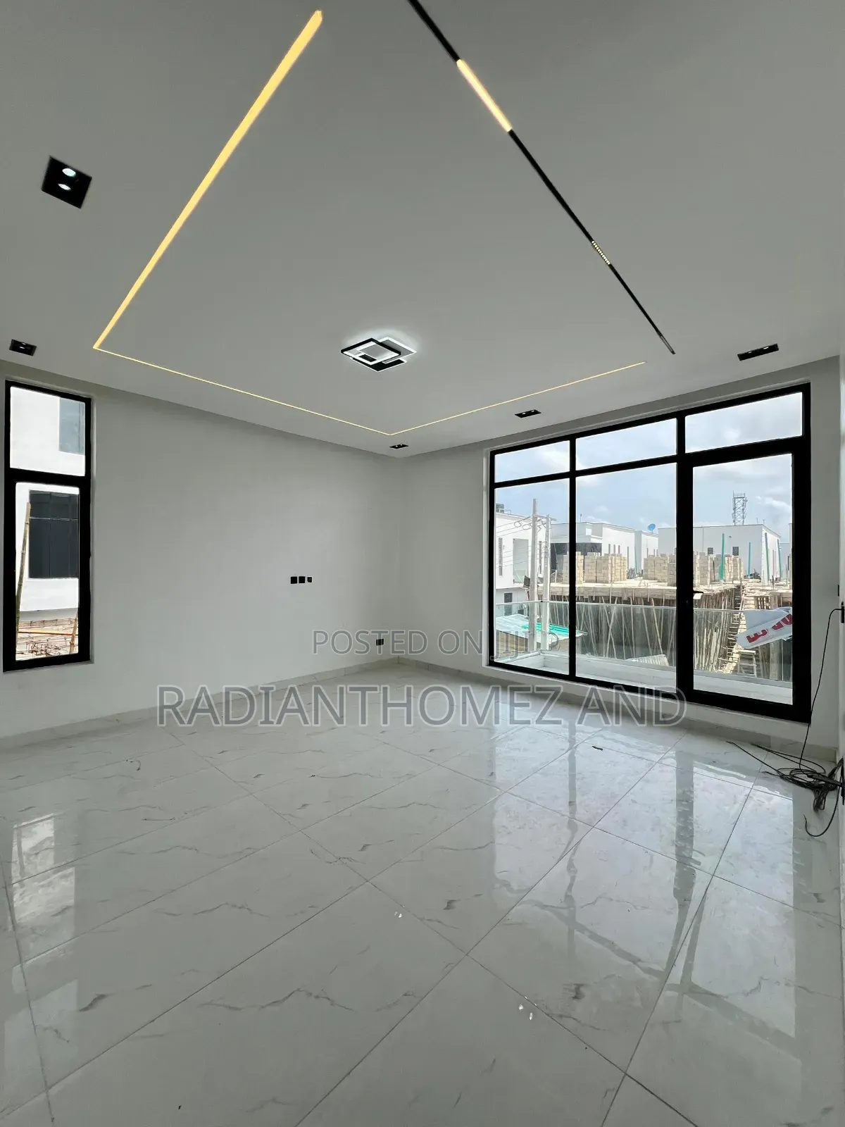 4bdrm Mansion in Lekki for sale