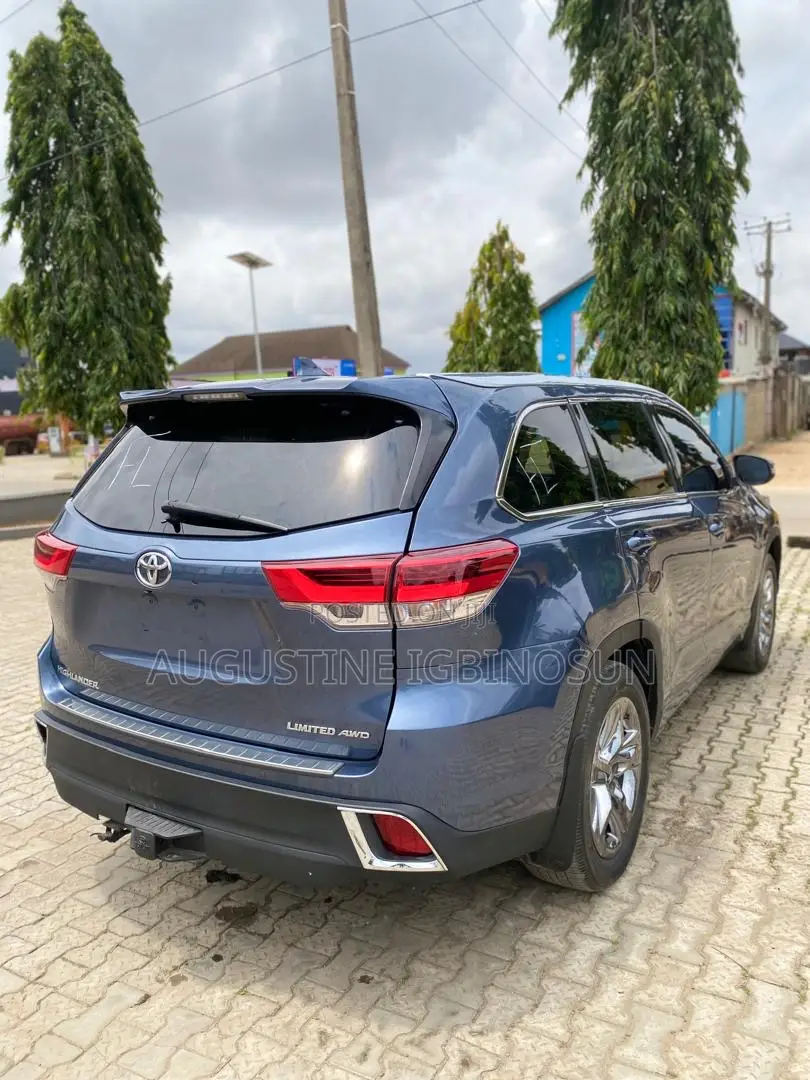Toyota Highlander 2019 Blue