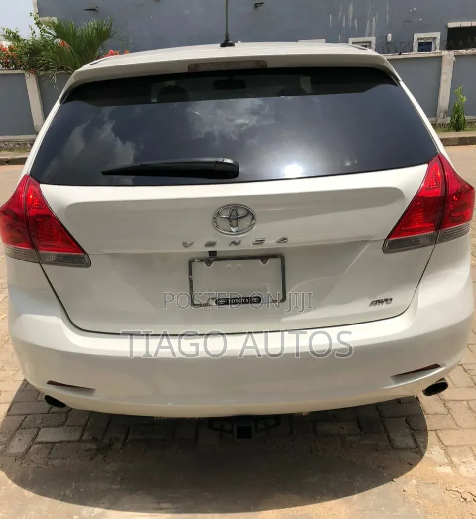 Toyota Venza 2011 White