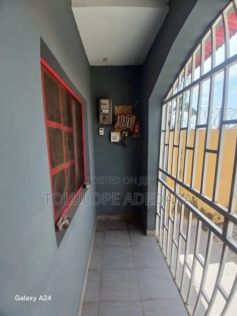 2bdrm Bungalow in Trademore Estate, Lugbe District for sale