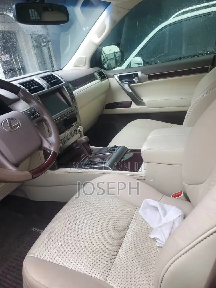 Lexus GX 2019 Blue