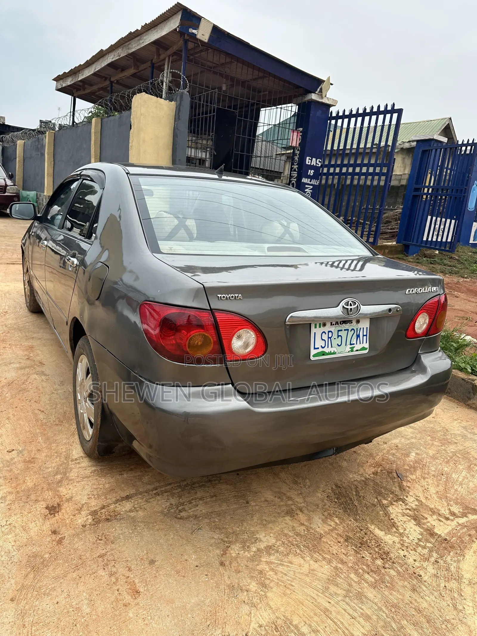 Toyota Corolla LE 2004 Gray