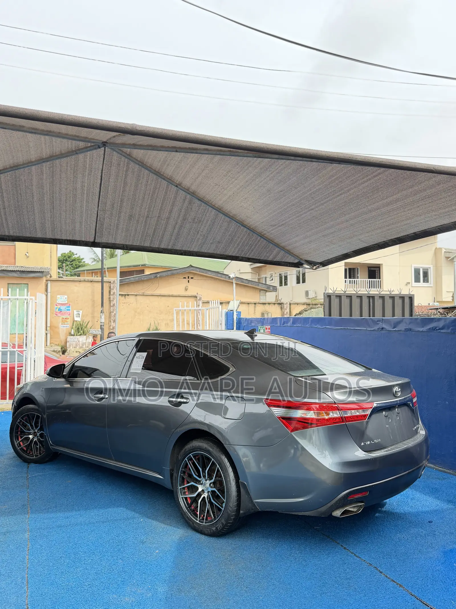 Toyota Avalon Limited 4dr Sedan (3.5L 6cyl 6A) 2014 Gray