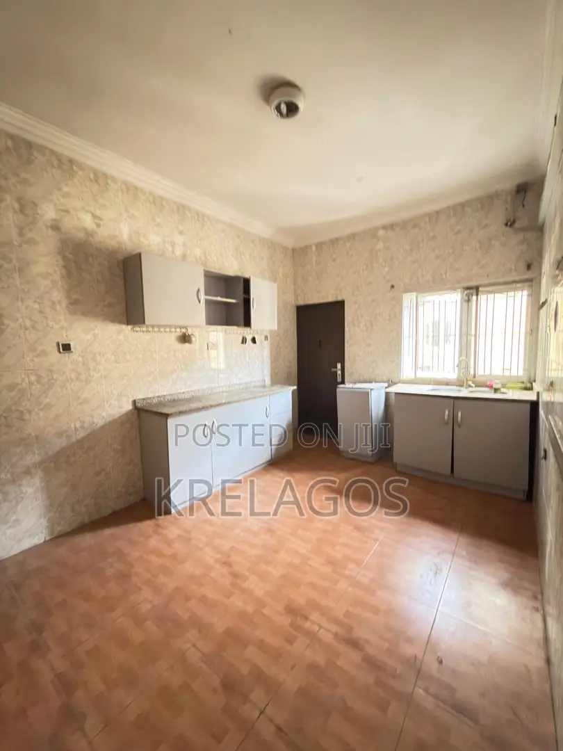 3bdrm Apartment in Chevron Toll Gate for rent