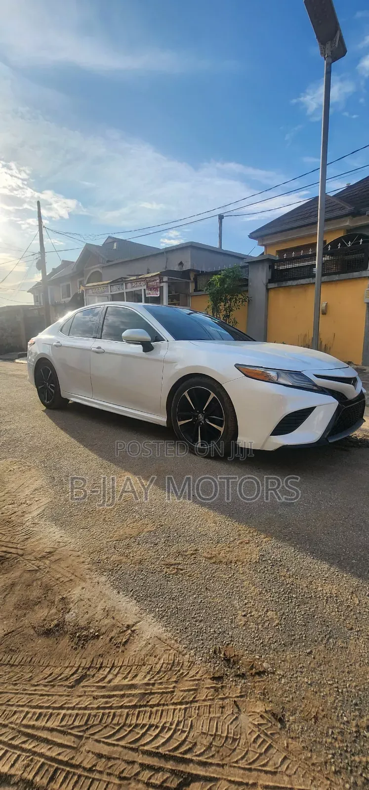 Toyota Camry XSE (2.5L 4cyl 8A) 2019 White