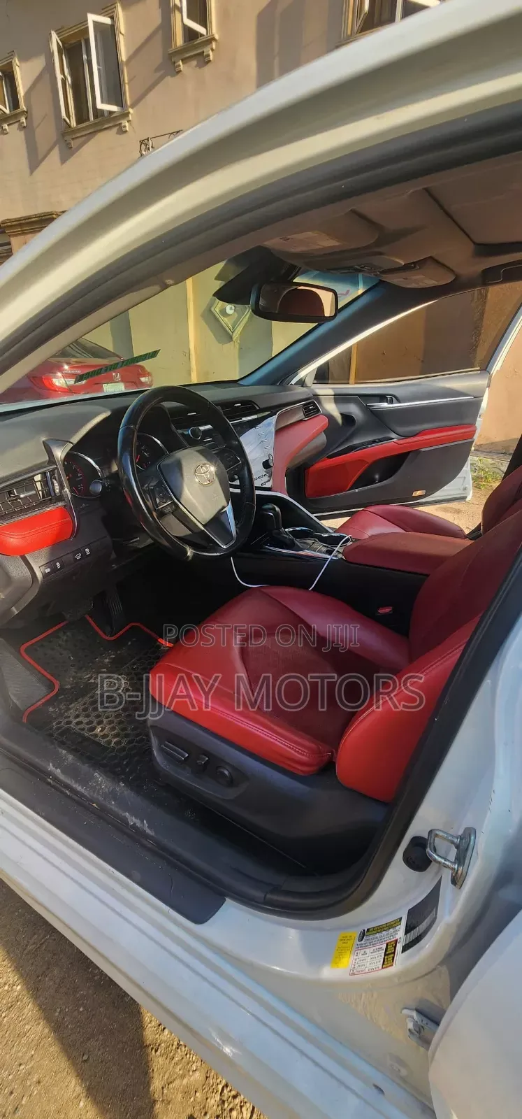 Toyota Camry XSE (2.5L 4cyl 8A) 2019 White